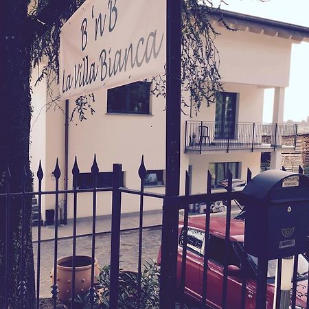 La Villa Bianca Guest House Cantu Exterior photo