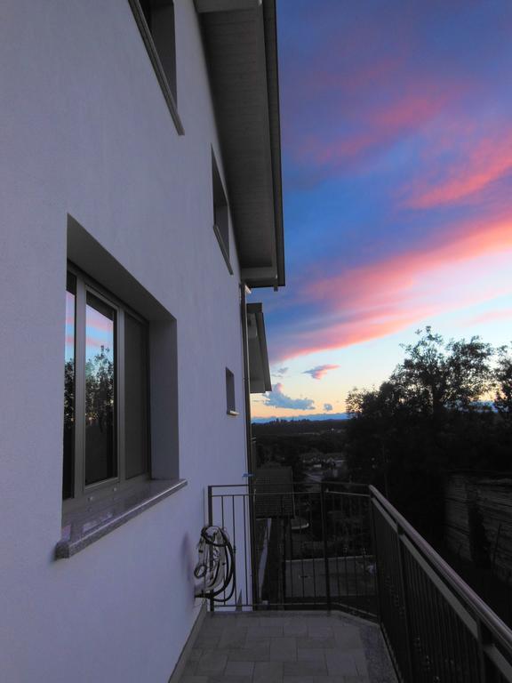 La Villa Bianca Guest House Cantu Exterior photo