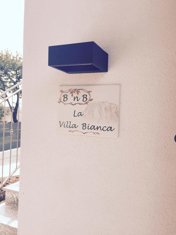 La Villa Bianca Guest House Cantu Exterior photo